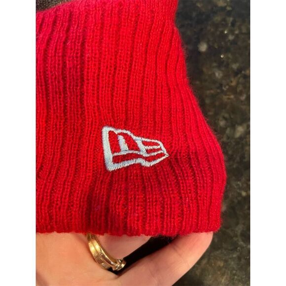 New Era Hornets Unisex Beanie Hat with Pom Multicolor Winter Casual - Picture 2 of 7